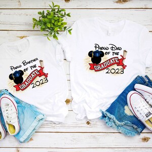 Graduierung 2025 T-Shirts: Familie Graduate Squad Shirts