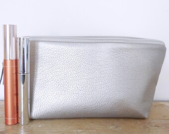 Kosmetiktasche, Schminktasche, vegan, silber, Schwester, Makeup bag,kleines Täschchen