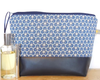 Large vegan Toiletry Bag, Toilet Bag, Wash Bag, Cork, vegan, travel