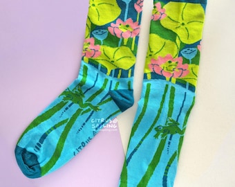 Frog Socks Woven Unisex Adult Size, Novelty Frog Gifts Accessories Lotus Flower