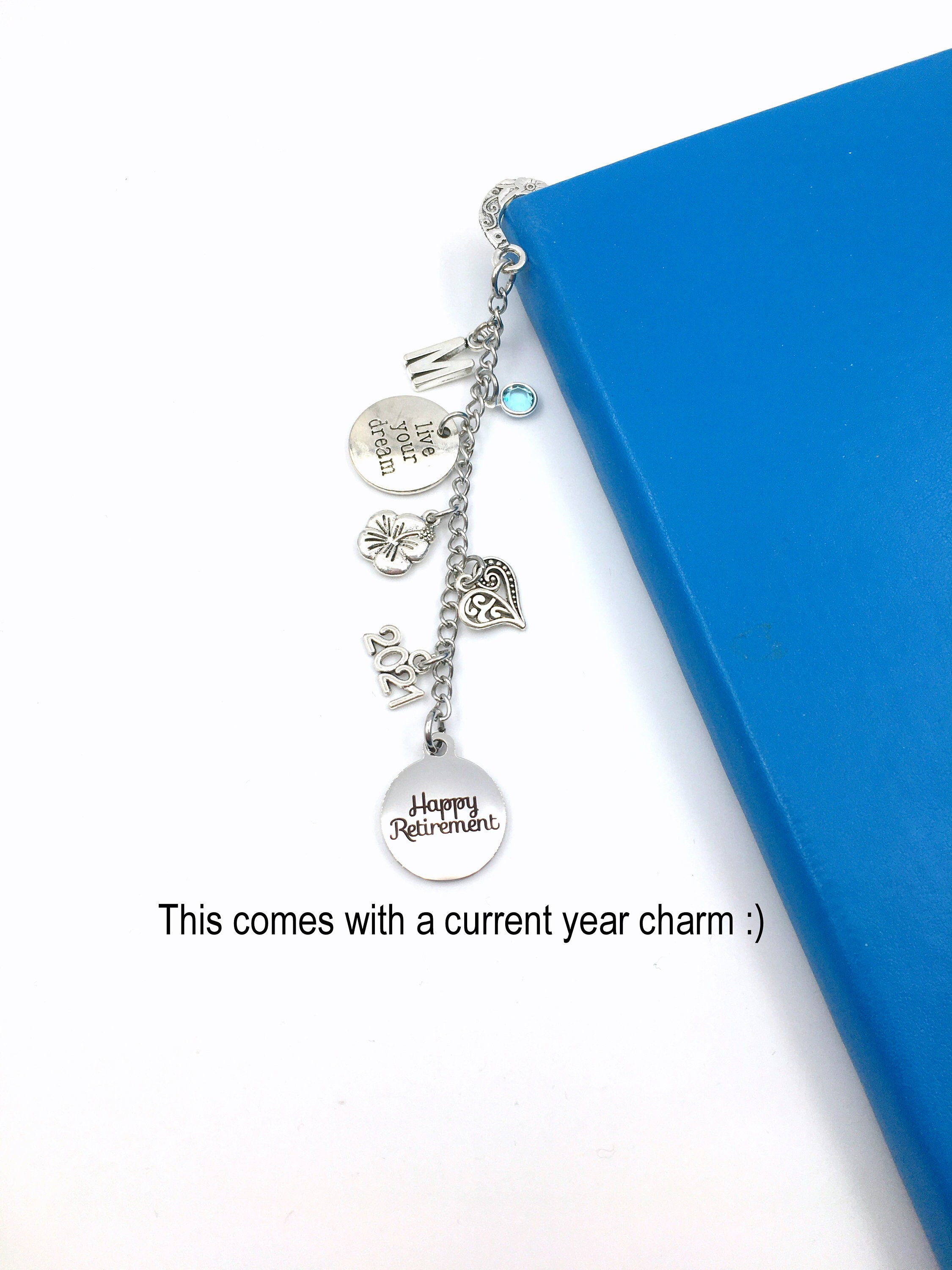 Retirement Gifts for Women, Live your dream Bookmark, 2025 Metal Book Mark for Mom, Grandmother, Best Friend, Coworker, boss, woman her