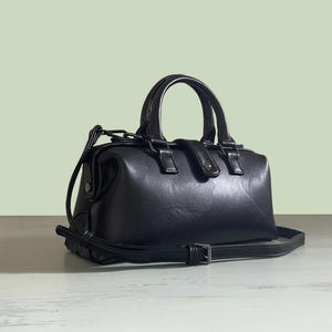 Sac à main végétalien noir Y2K, sac à main Boston médecin pour femme, sac à main à bandoulière en cuir végétalien moyen, cadeau sac à main Unique Style vintage des années 90