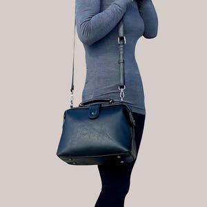 Sac à main en cuir végétalien minimaliste, sac à main de style vintage au design unique, sac de médecin pour femme