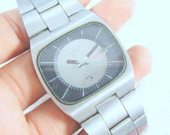 Buy Stock Clearance Vintage SEIKO 5 17 Jewels Automatic Day-date Online in  India - Etsy