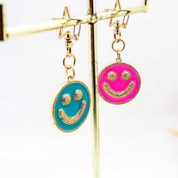 Porte-Clefs Smile : porte clef étoile laiton doré, grand pendentif smiley laiton doré 18K émail coloré zircons cubiques