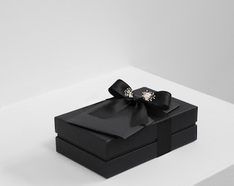 Black Gift Box with Baby's Breath, Personalized Handwritten-Style Card & Luxurious Bow, Available in 4 Colors