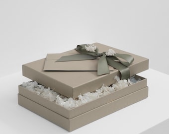 Beige Gift Box with Hydrangeas, Personalized Handwritten-Style Card & Luxurious Bow, Available in 3 Colors