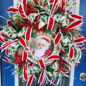 Vintage Santa Christmas Wreath: Retro Holiday Door Decor