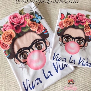 Frida Kahlo Cartoon - Frida Kahlo - Frida - Frida Kahlo Tshirt - Frida Kahlo Gift - T-shirt - Tops - Tees -Woman gifts - Gift For Her.