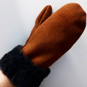 Handsewn Poland Ladies Warm Mittens/Gloves 100% Local Sheepskin Fur Leather