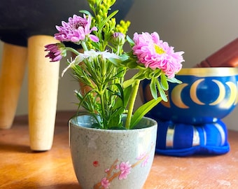 Mini Gray Floral Motif Ikebana Vasee with Prongs – Wabi Sabi Japanese Zen Decor