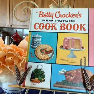 洋書 Betty Crocker's New Picture Cook Book Betty Crocker's New Picture Cook Book 1961 in As-If-New