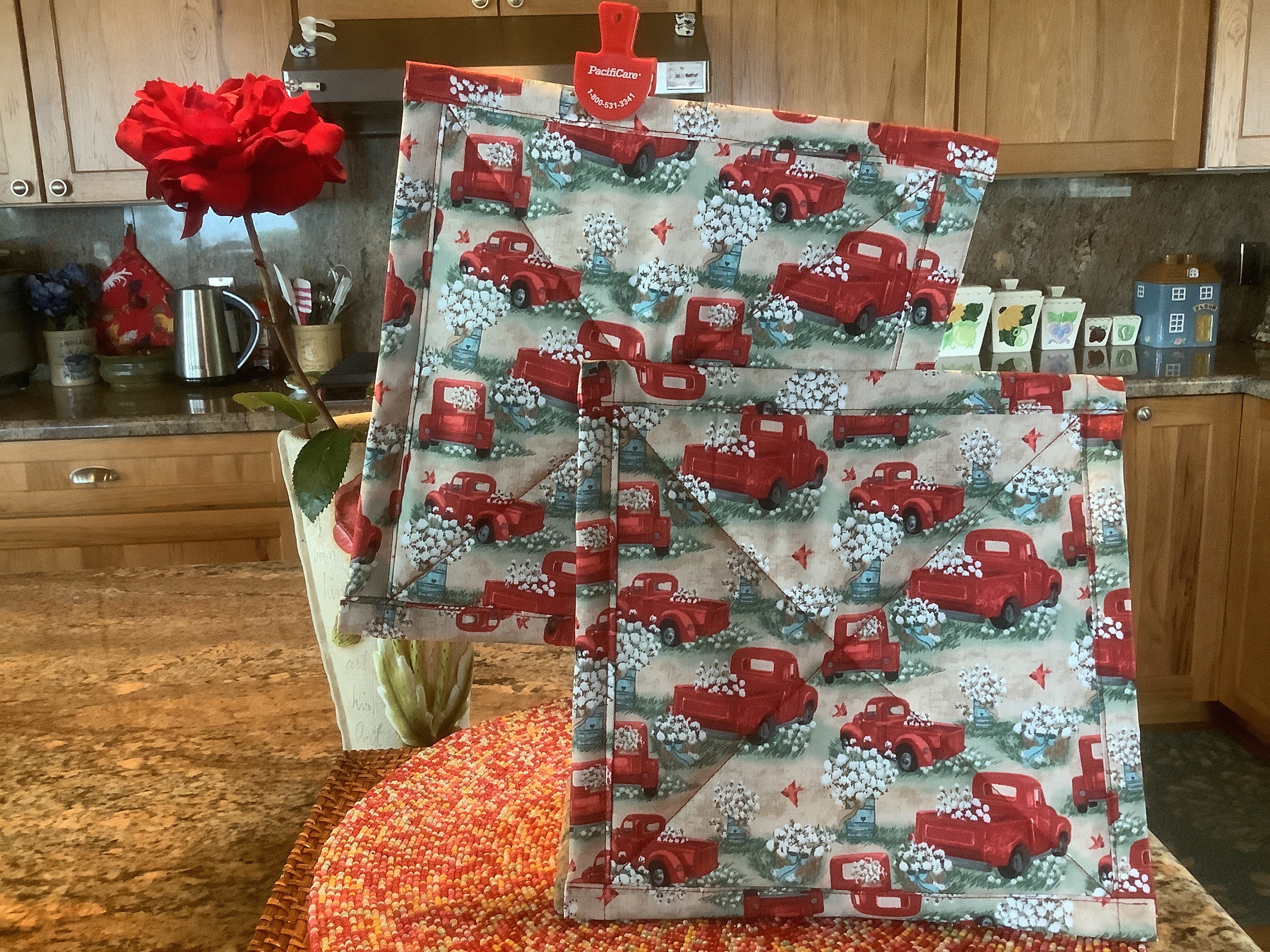 Vintage Red Truck Potholders Hot Pads - Insulated & Reversible - Farmhouse  Red Pick-Up Trucks (Set of 2) 100% Cotton Handmade