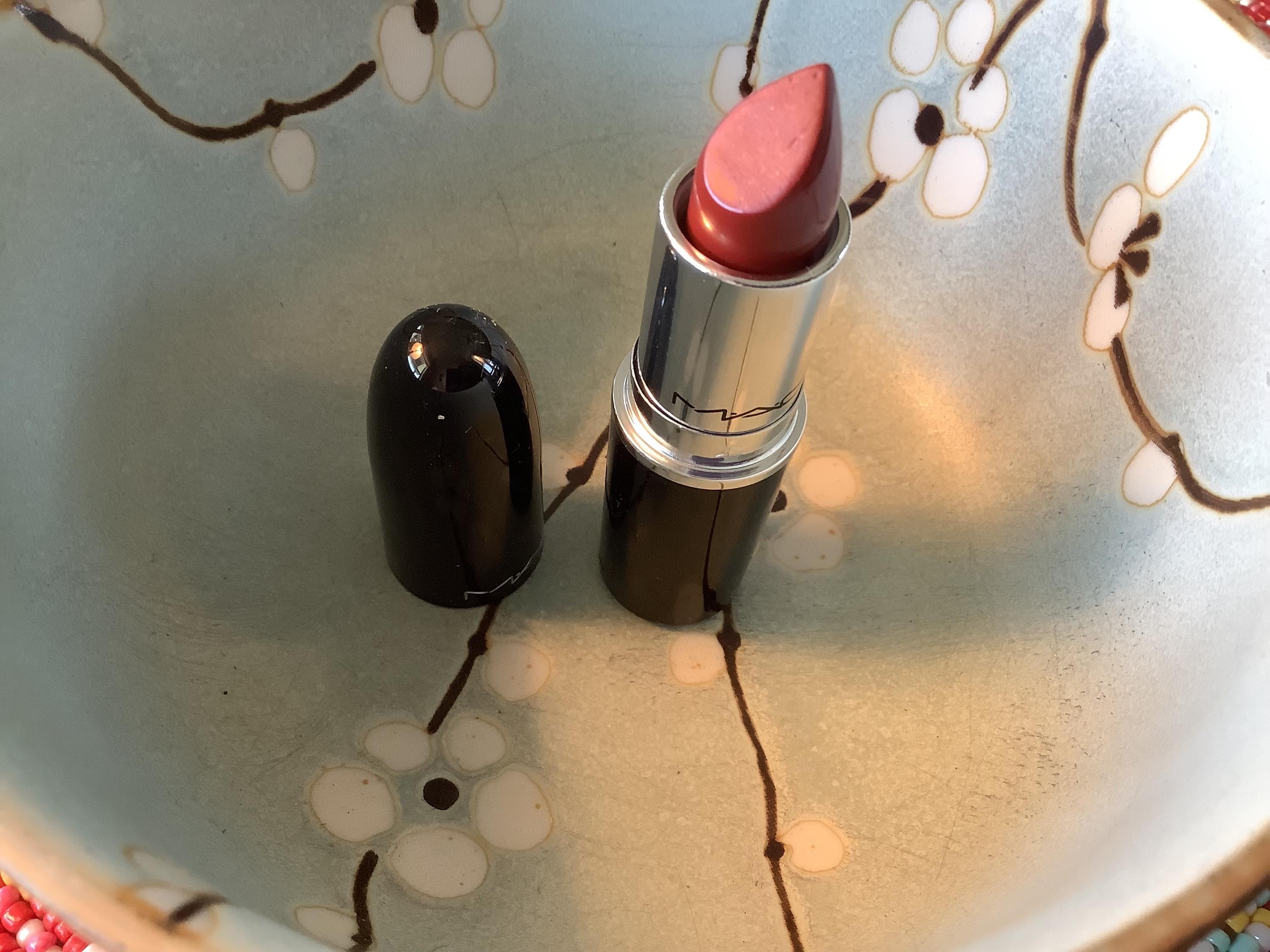 elizabeth arden exceptional lipstick pink vibrations The Summer Season: Elizabeth Arden Perfect Flamingo Lipstick main image 1
