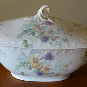 Free shipping! D&C Limoges France antique soup tureen, purple/yellow floral, 1890s for gift, vintage china decor, to collect, holiday, table