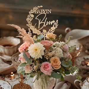 Baby i blom babyshowerdekorationer, babyshowerbordsdekorationer, blommig babyshowerdekoration, babyavslöjande, babymeddelande