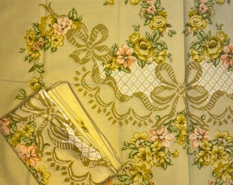 Vintage Pillowcases - 2 King Pillowcases - Yellow Floral, 50/50 cotton/polyester, bouquet, blooming, decorative, ,