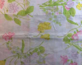 Vintage Pillowcase- One (1) Standard Pillowcase 50/50 cotton/polyester White with Yellow Pink Flowers Green Floral, free shipping, eclectic