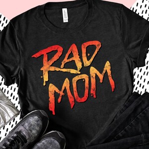 Rad Mom Retro 80s Vibe BMX T-Shirt - Vintage 1980s Gen X Extreme Sports Birthday Gift for Mom