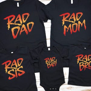 Rad Mom Retro 80s Vibe BMX T-Shirt - For Totally Rad BMX Moms on Mother's Day, Vintage 1980s Gen X Extreme Sports Birthday Gift for Mom imagem 2