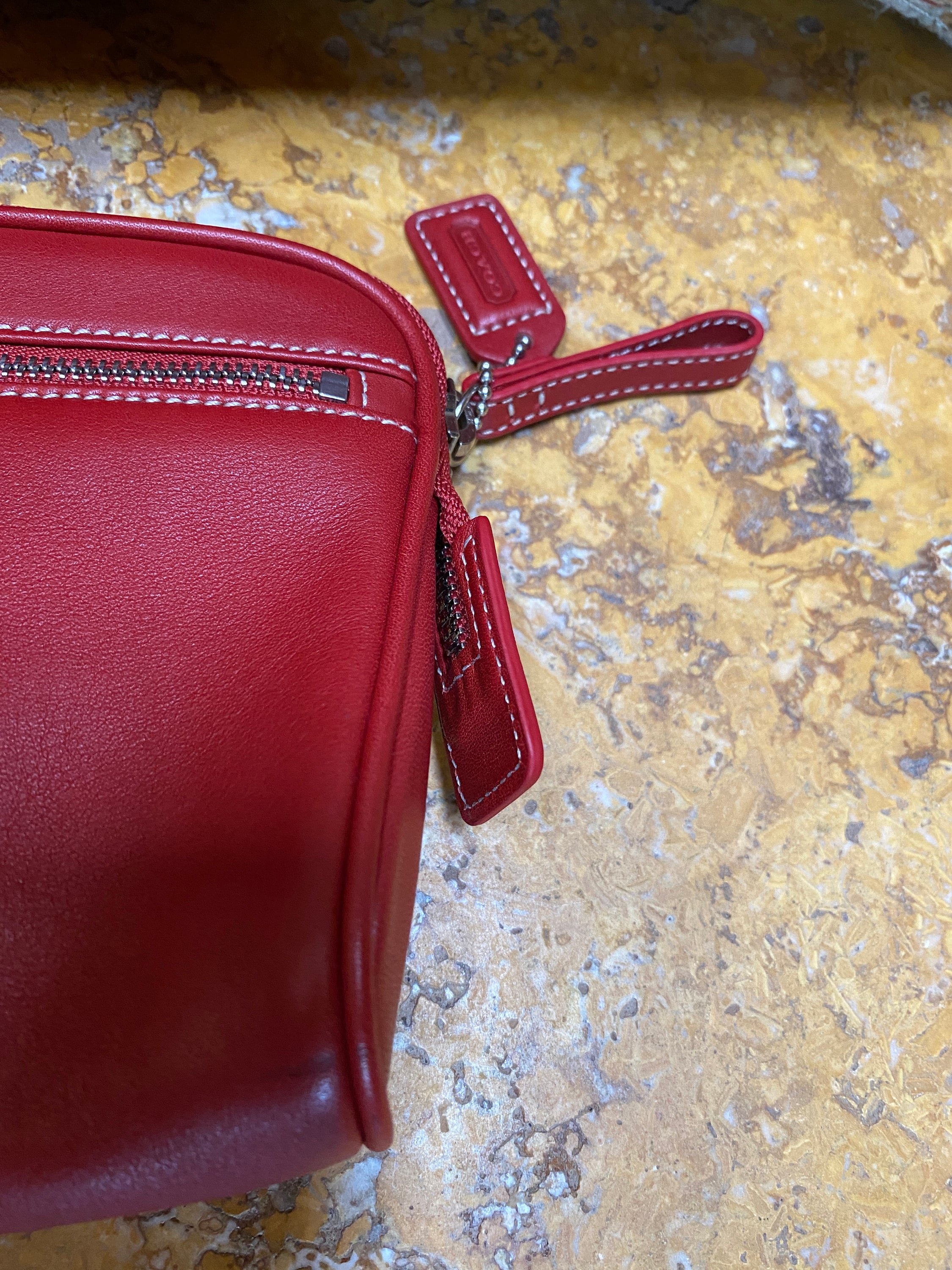 バッグ Vintage Coach Red Leather Cosmetic Case Vintage Red Coach Cosmetic Case NWOT - Etsy