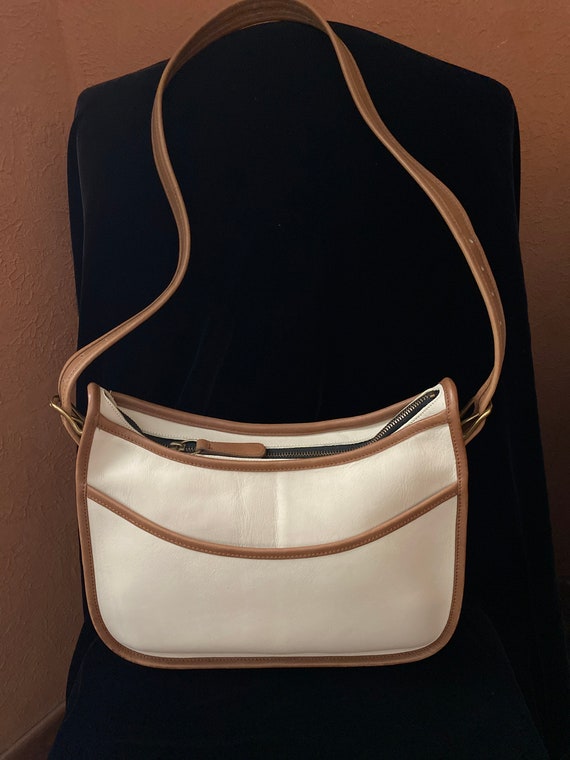 Vintage coach classic hobo - Gem Vintage coach classic hobo - Gem
