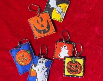 Vintage Halloween fabric quilted earrings, perfect for vintage Halloween lovers, Halloween accessories, pumpkin earrings