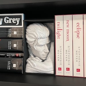 Vampire Book Nook 3D Printed Bookshelf Decor