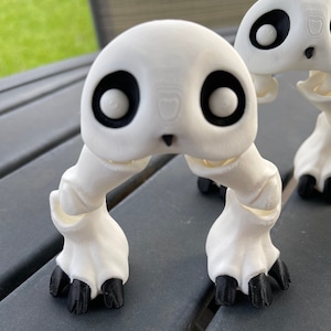 Fresno Nightcrawler Articulated 3D Printed Desk Horror Goth Decor Fidget Creepy Cute Cryptid