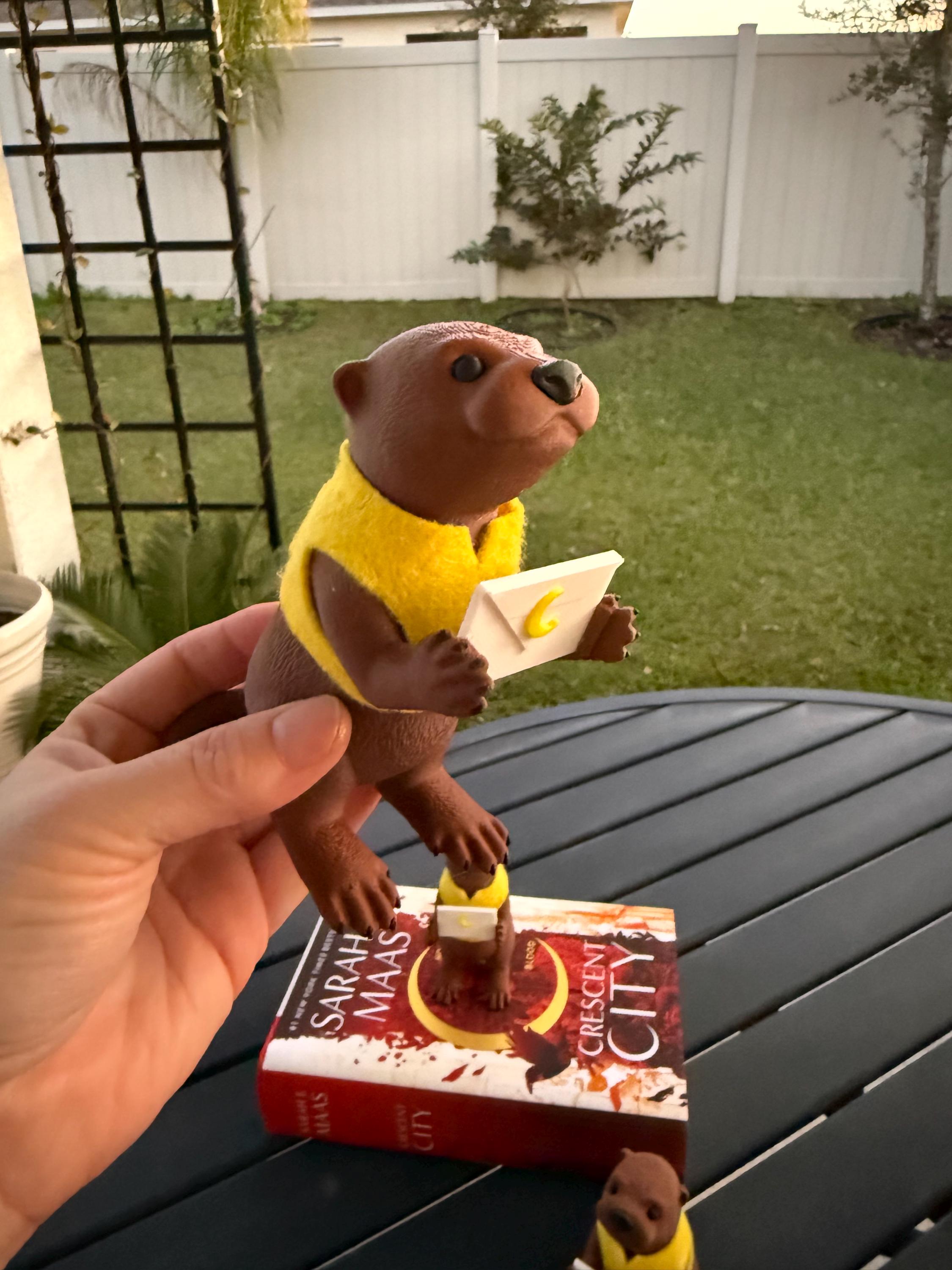 Cute Standing Otter Holding Mail - 3d printed - Bookshelf Decor