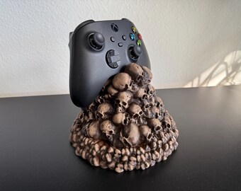 Skull Controller Holder | PlayStation and Xbox | Decor | Hand Painted | Gothic | Horror |