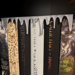 Goutte à goutte et porte-à-faux du livre qui gouttent - Produits décoratifs livresques pour étagères - OPTIONS DE DIMENSIONS MISES À JOUR image 9