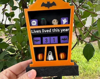 Spooky Book Tracker | Bookshelf Decor Bookish Merch