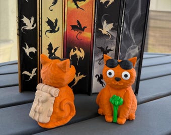 Cute Cat holding Broccoli | figurine Home Decor Bookshelf Decor
