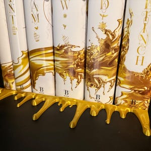 Goutte à goutte et porte-à-faux du livre qui gouttent - Produits décoratifs livresques pour étagères - OPTIONS DE DIMENSIONS MISES À JOUR Bottom Drip 11"