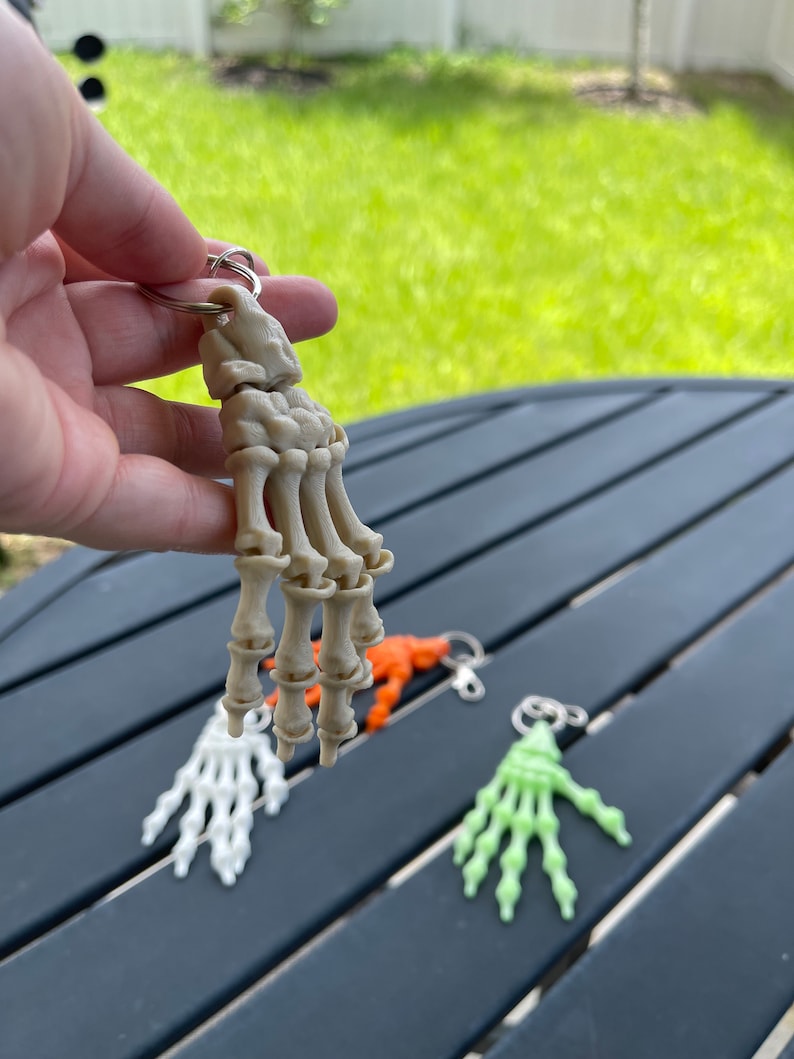 Skeleton Hand Keychain Articulating 3D Print - Etsy
