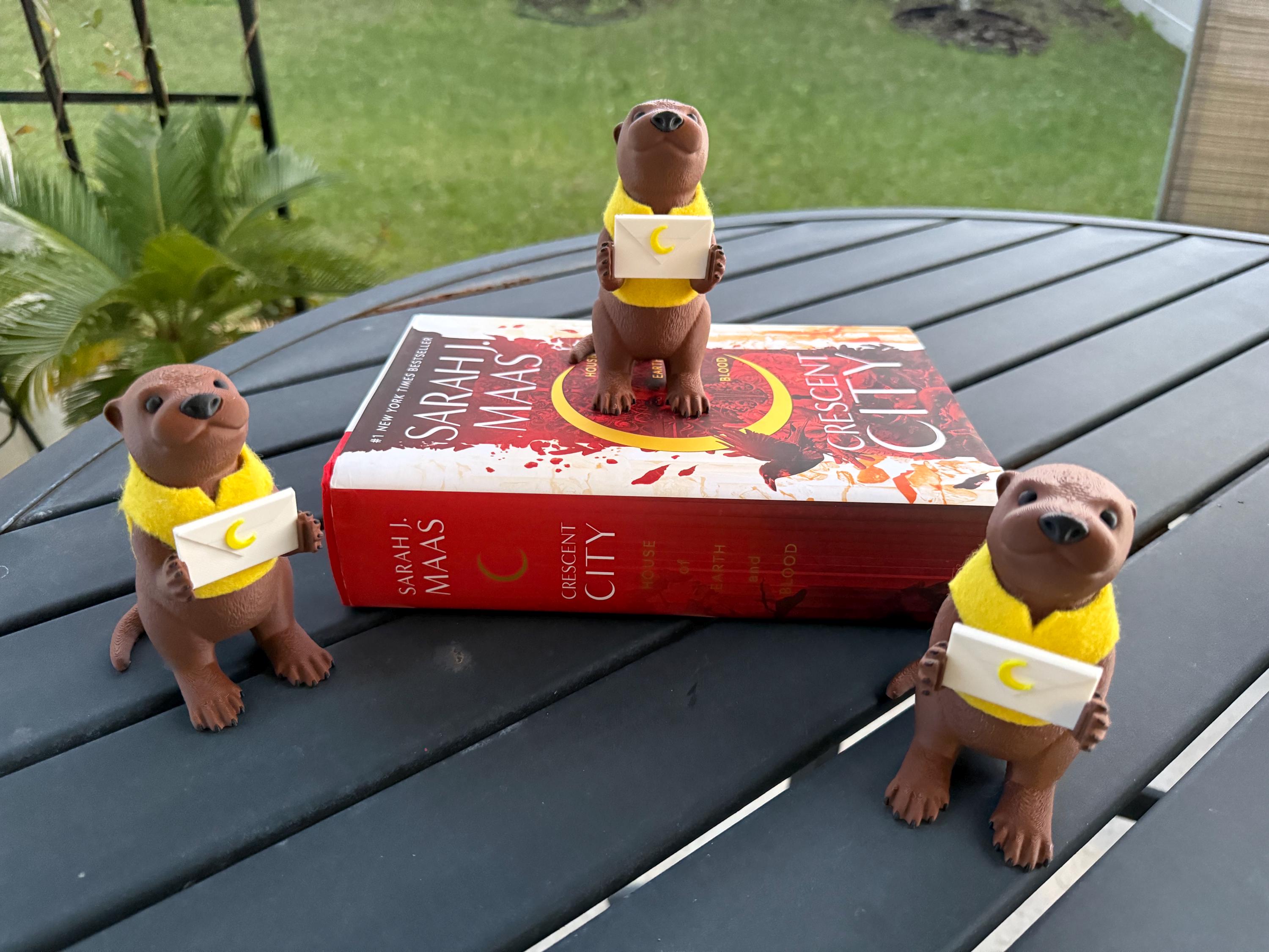 Cute Standing Otter Holding Mail - 3d printed - Bookshelf Decor