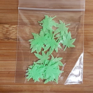 36 Edible Cannabis Leaf Wafer Cupcake Toppers Cake Decorations Precut with Free Postage image 2