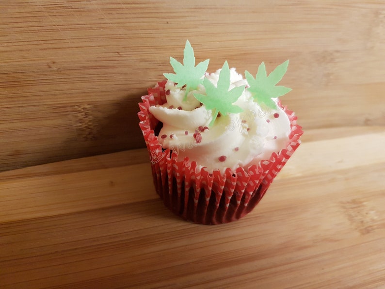 36 Edible Cannabis Leaf Wafer Cupcake Toppers Cake Decorations Precut with Free Postage image 1