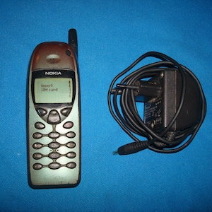 Vintage 1990s Nokia 6110 Retro cell phone , working good, mobile phone , phone , Vintage phone Nokia 6110