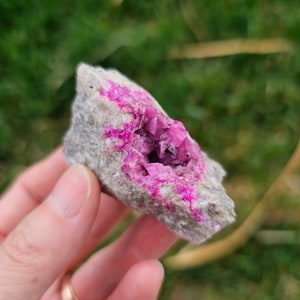 Natural Raw Crystalline Dark Pink Salrose Specimen/Sparkling Pink Cobaltoan Calcite Crystal Congo 45.7g 2&quot; x 1&quot;