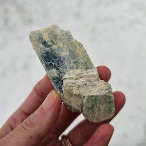 Rare! New Find 100% Natural Color Rough Green Blue Kyanite Crystal Zambia/High Vibration Chakra Alignment Stone 41.2g 2.75&quot;×1 1/8&quot;