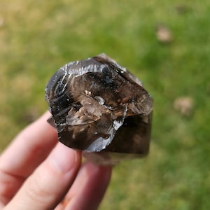 Brandberg Smoky Fenster Quartz - hoog vibratie geëtst Brandberg Smoky Window fantoomkwartskristal 105 g 2,25"