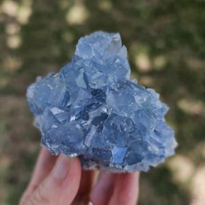 Raw Blue Celestite Cluster – Top Quality Madagascar Celestite Crystal – High Vibe Healing Stone For Third Eye Activation 229g