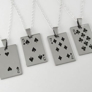 Collier carte à jouer - porte-clé ou clip pour sac à main - cadeau papa personnalisé - cadeau poker - collier jeu de cartes en acier - métasymbologie