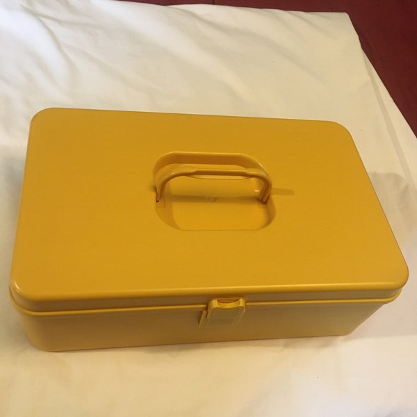 Wil Hold Sewing Caddy bright Yellow 1970s plastic sturdy Thread and Bobbin holder 30 ct quilt made USA Wilson MFG Co Craft organize notion