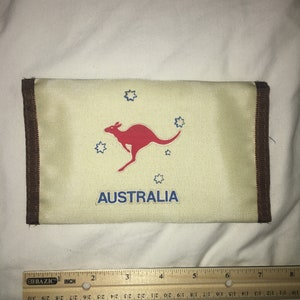 Vintage Australia 1980s Kangaroo Hook n loop Monedero grande 7" x 4" Trifold 4 Bolsillos en efectivo bolsillo para monedas Crema marrón Nylon check pen slot largo