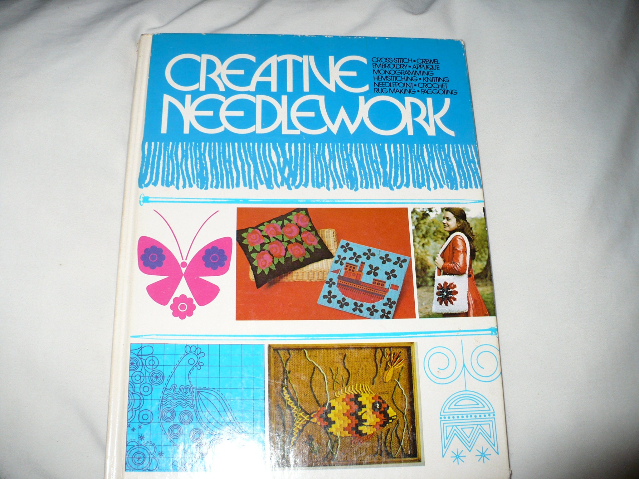 Creative Needlework Book VIntage 1969 copywright NY editores Westport Autores Jo Springer