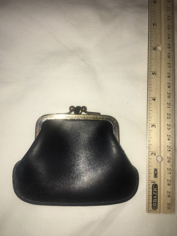 Cocopeanut Genuine Leather Clutch Bag for Women Kiss Lock Wallet Retro Coin Purse Coin Organizer Cute Purse, Adult Unisex, Size: Standard, Black
