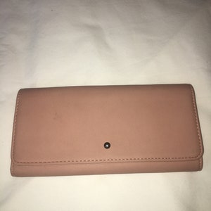 Blush rosa piel sintética Universal Thread cartera de mujer triple pliegue moderno preppy 8 ranuras para tarjetas ranura para licencia 1 bolsillo en efectivo con cremallera bolsillo para monedas euc